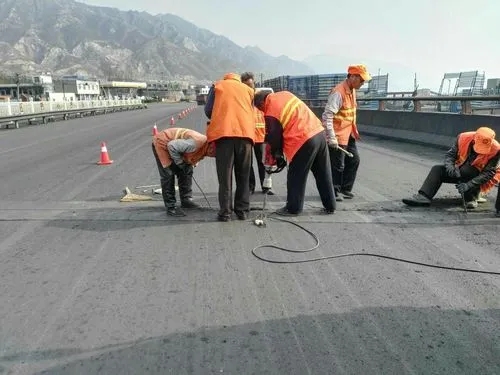 下花园道路桥梁病害治理